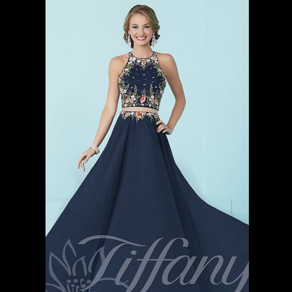 Navy Blue Prom Dress With Flower Embroidery